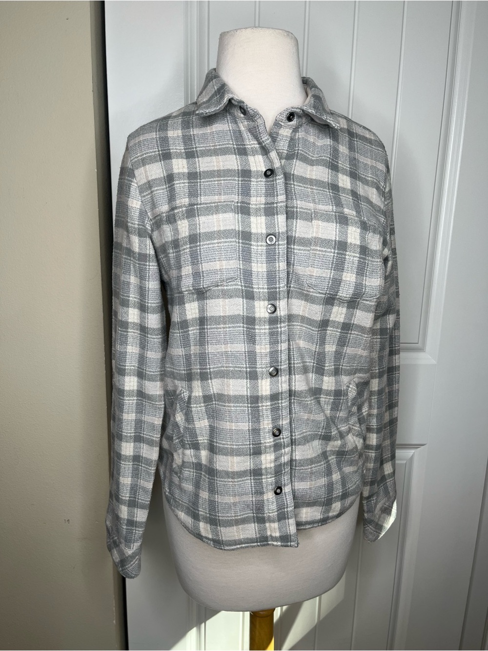Kuhl Kraftwerk Flannel Dove Gray Womens Size Small Gorpcore Casual Outdoor